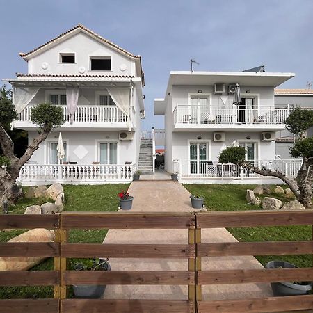 Villa Antonis Deluxe Apartments Amoudi Eksteriør bilde