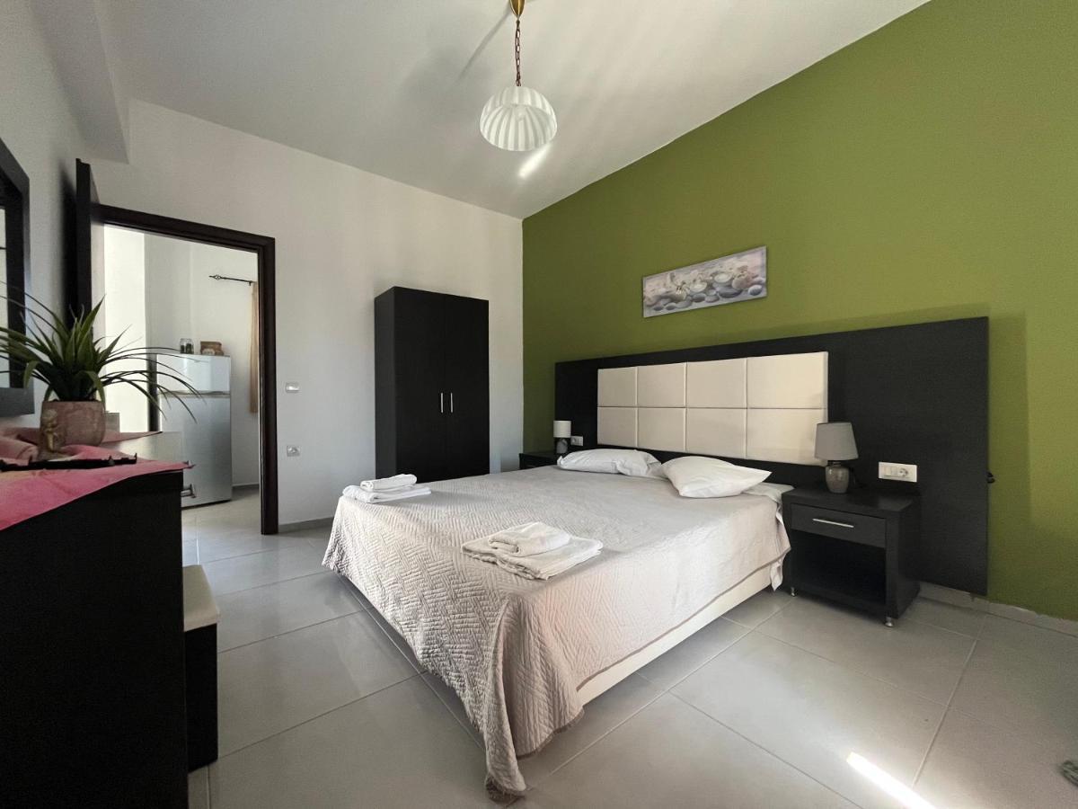 Villa Antonis Deluxe Apartments Amoudi Eksteriør bilde