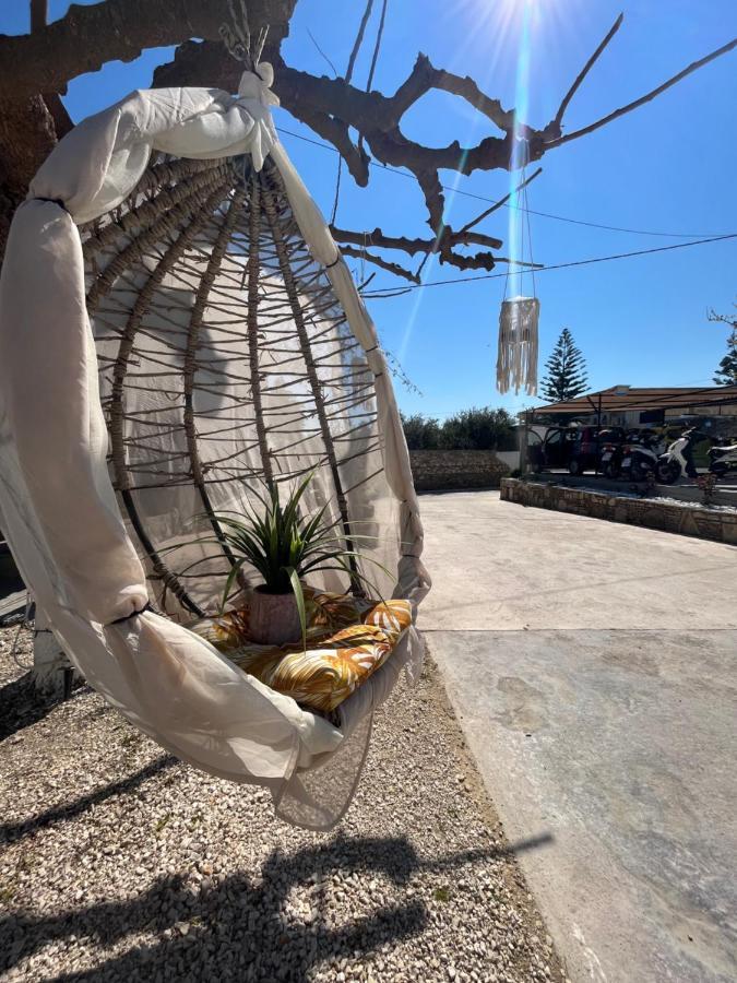 Villa Antonis Deluxe Apartments Amoudi Eksteriør bilde