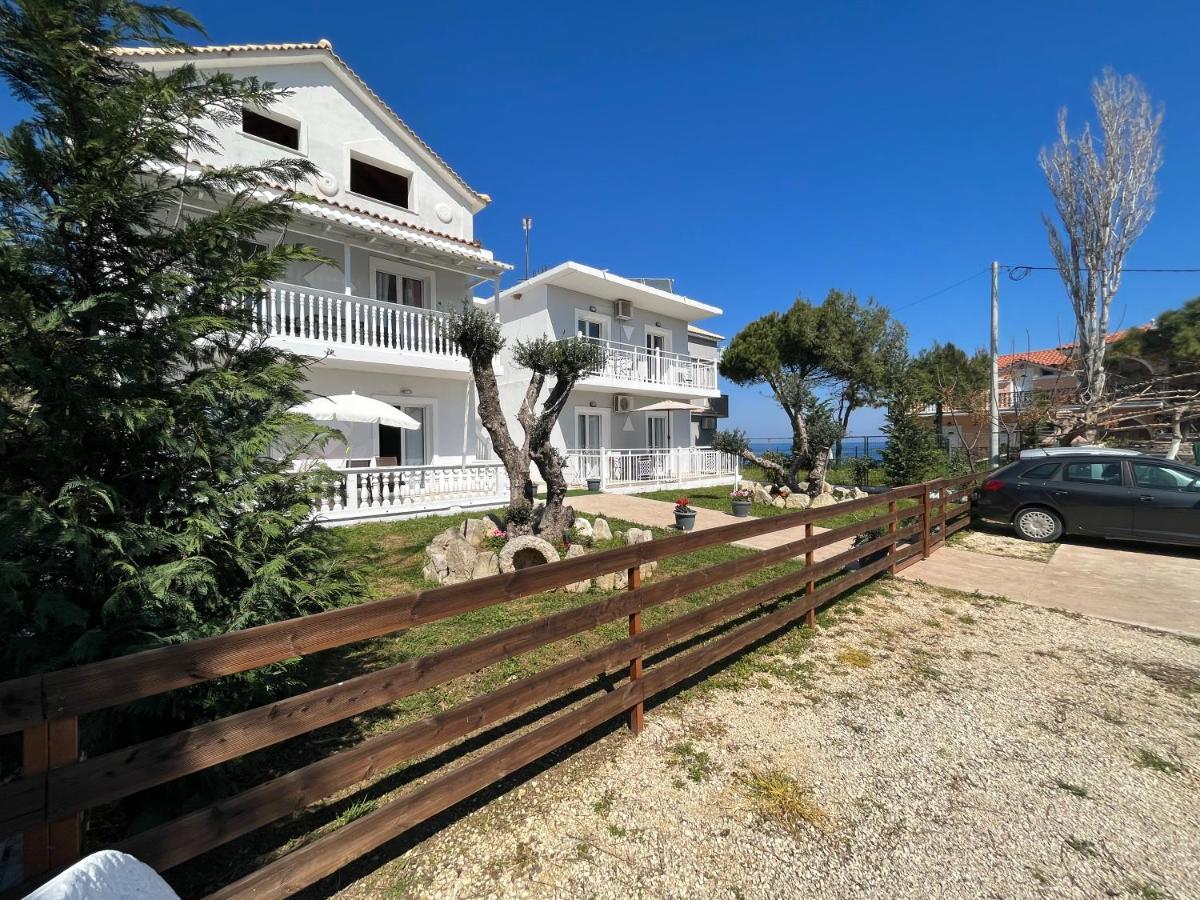 Villa Antonis Deluxe Apartments Amoudi Eksteriør bilde