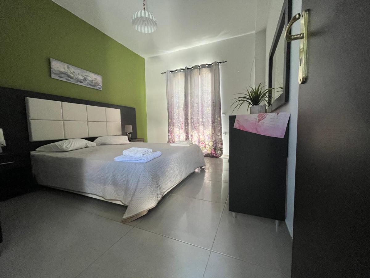 Villa Antonis Deluxe Apartments Amoudi Eksteriør bilde