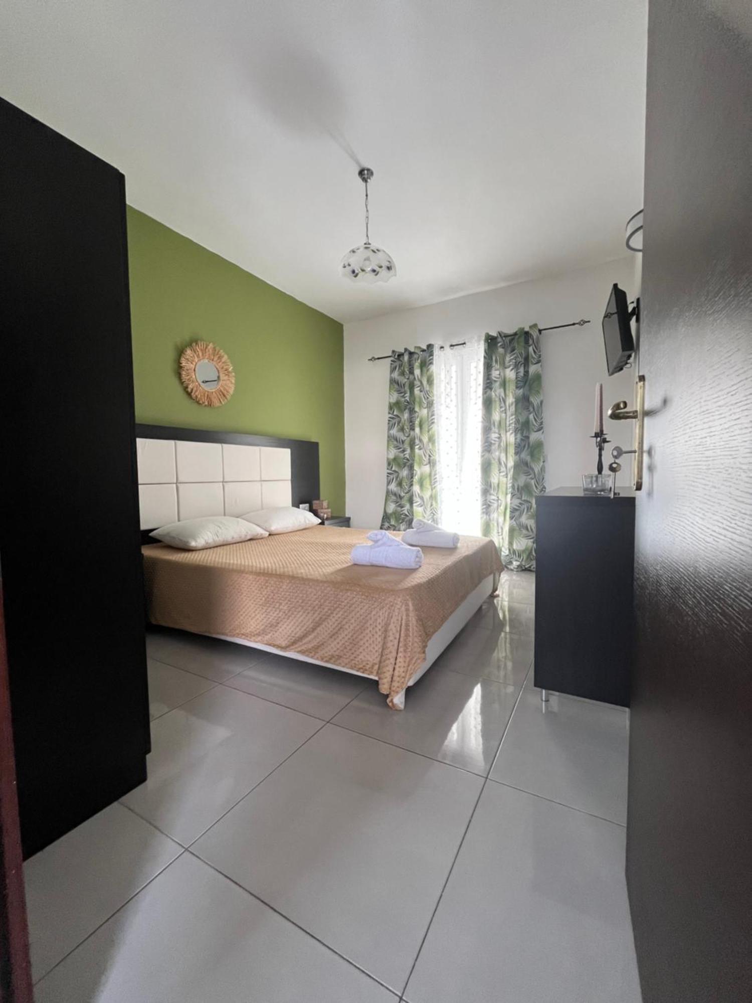 Villa Antonis Deluxe Apartments Amoudi Eksteriør bilde