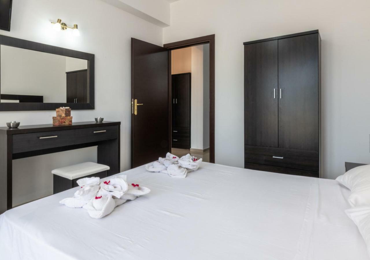 Villa Antonis Deluxe Apartments Amoudi Eksteriør bilde