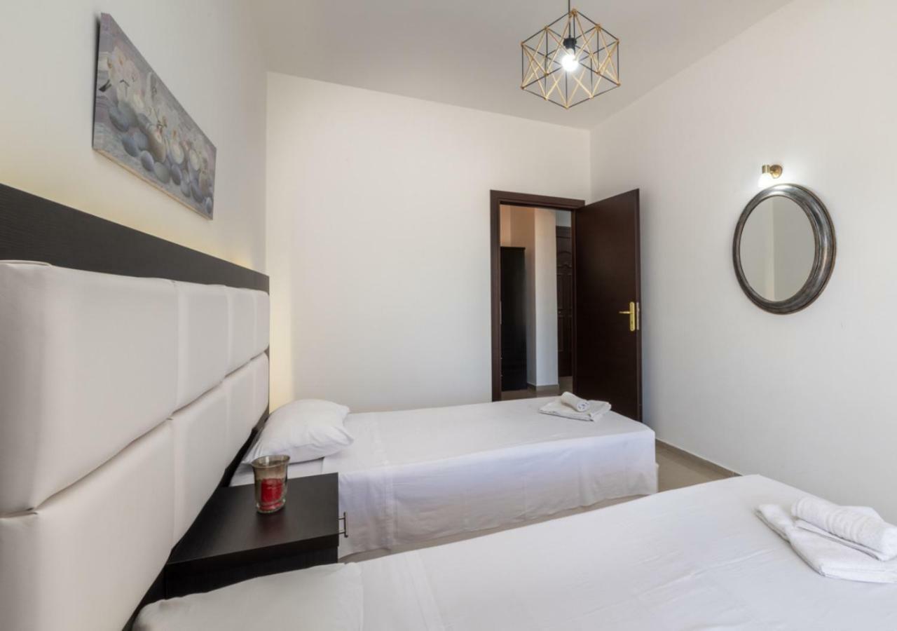 Villa Antonis Deluxe Apartments Amoudi Eksteriør bilde