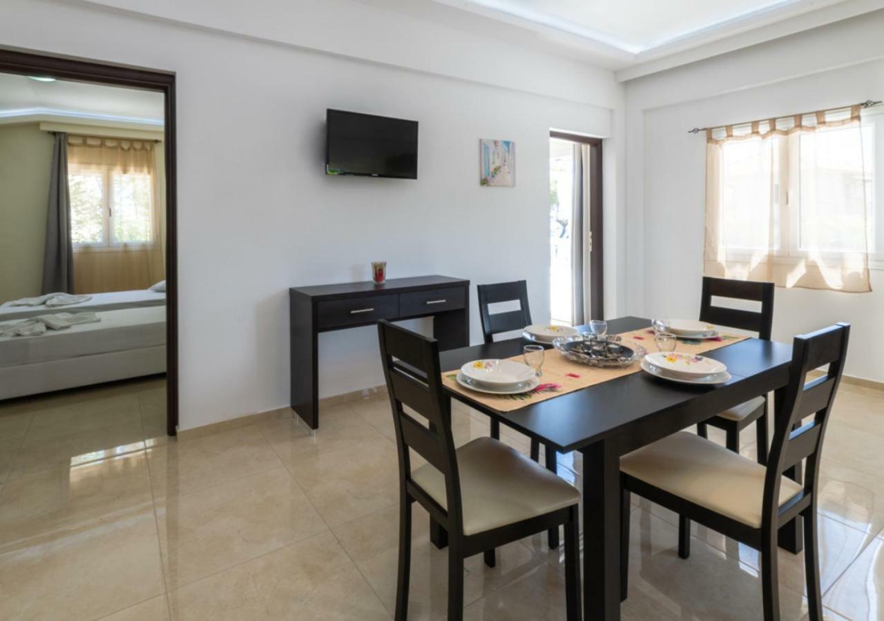 Villa Antonis Deluxe Apartments Amoudi Eksteriør bilde