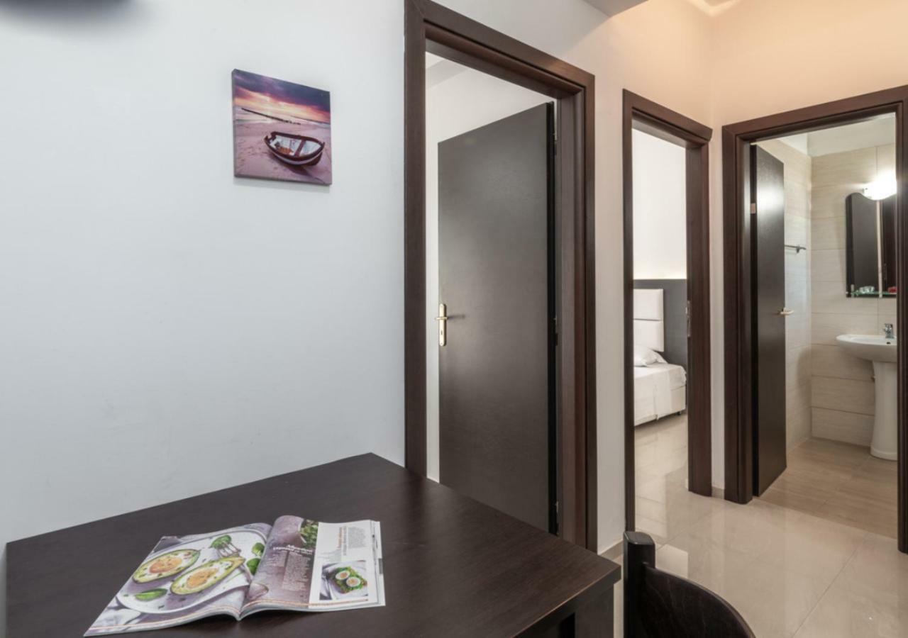 Villa Antonis Deluxe Apartments Amoudi Eksteriør bilde