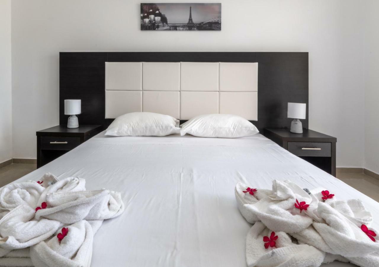 Villa Antonis Deluxe Apartments Amoudi Eksteriør bilde