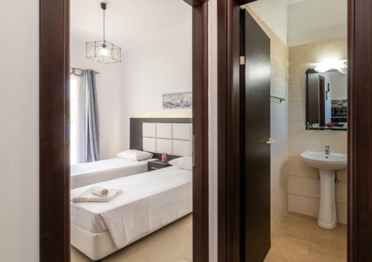 Villa Antonis Deluxe Apartments Amoudi Eksteriør bilde