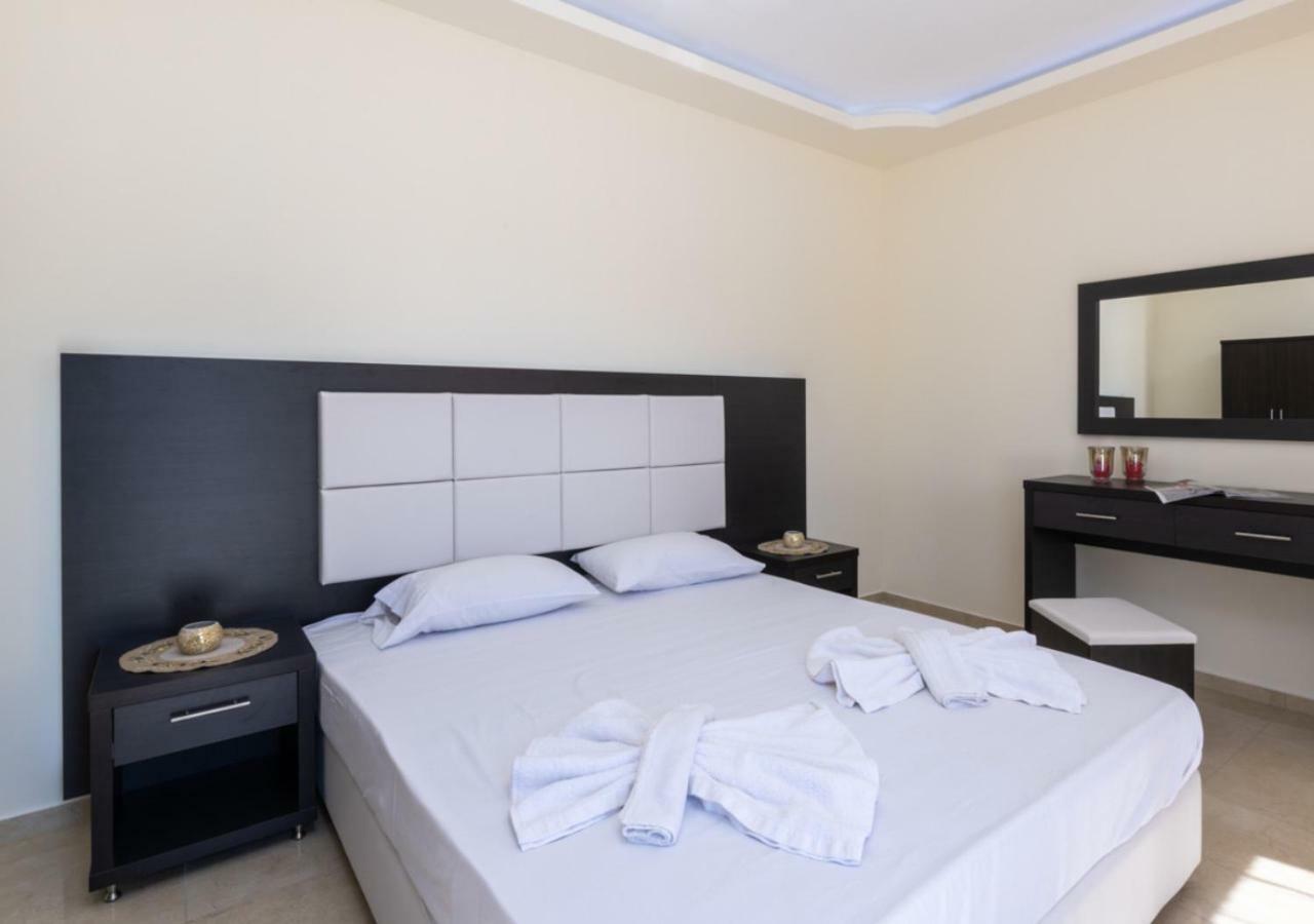Villa Antonis Deluxe Apartments Amoudi Eksteriør bilde