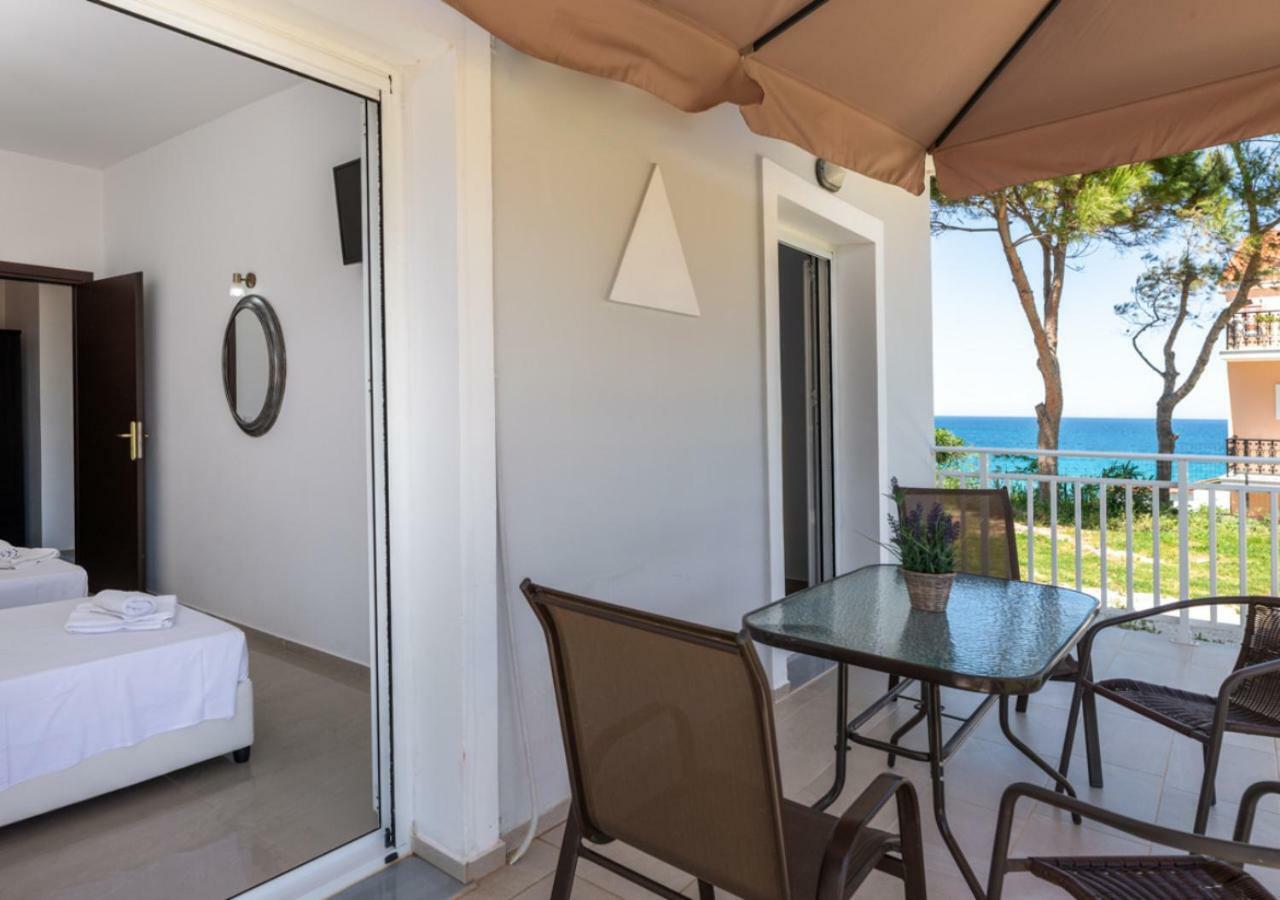 Villa Antonis Deluxe Apartments Amoudi Eksteriør bilde