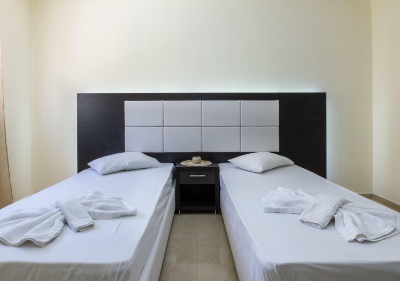 Villa Antonis Deluxe Apartments Amoudi Eksteriør bilde