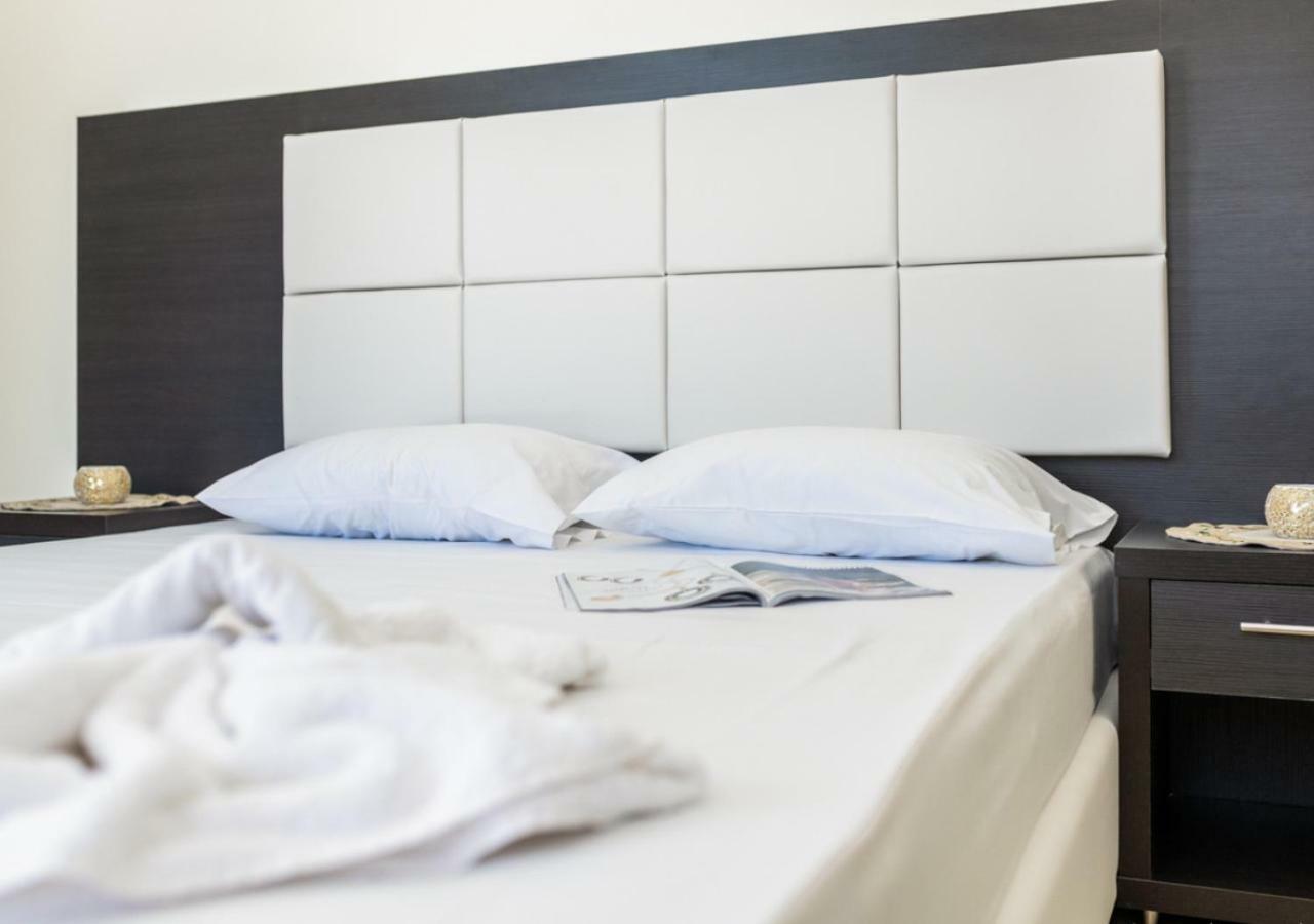 Villa Antonis Deluxe Apartments Amoudi Eksteriør bilde