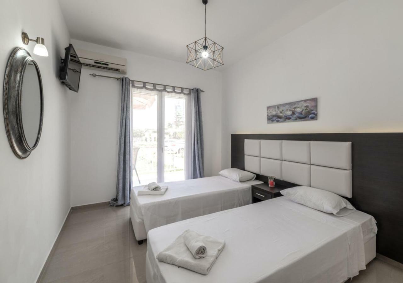 Villa Antonis Deluxe Apartments Amoudi Eksteriør bilde