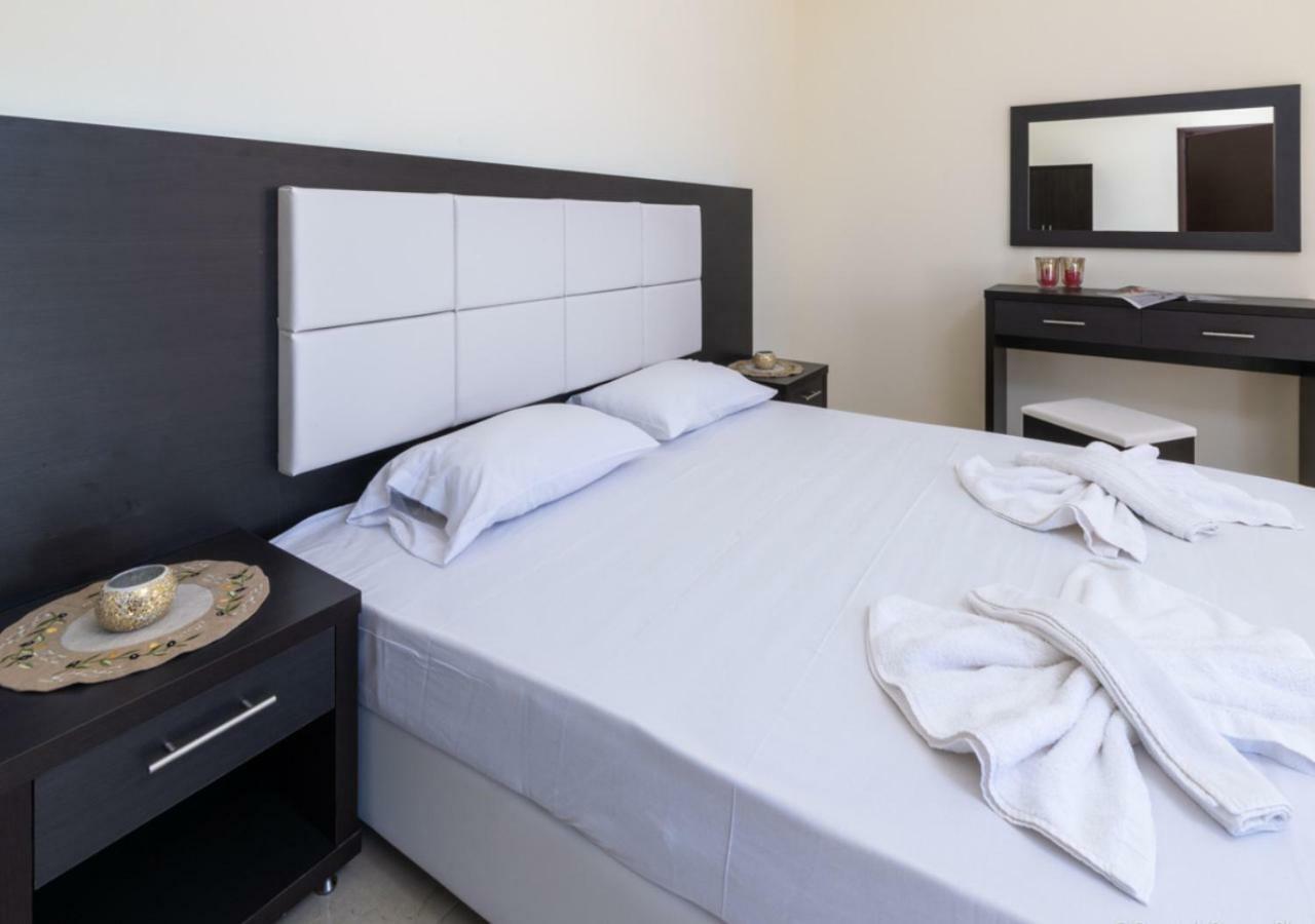 Villa Antonis Deluxe Apartments Amoudi Eksteriør bilde